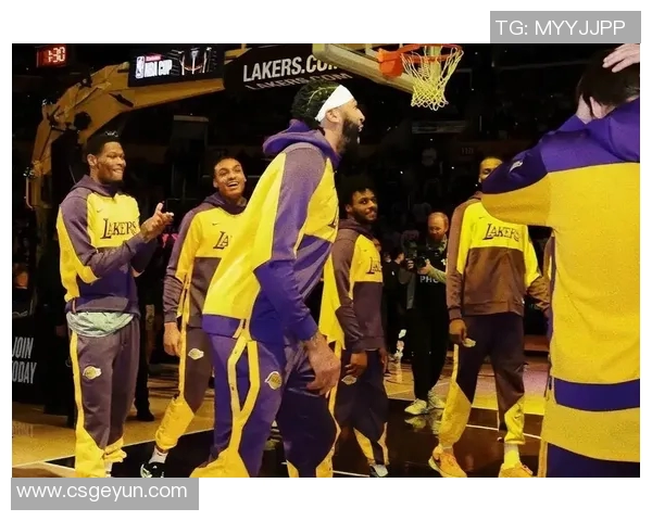 突发!湖人宣布将离队,球迷不舍告别 突发!湖人宣布将离队,球迷不舍告别